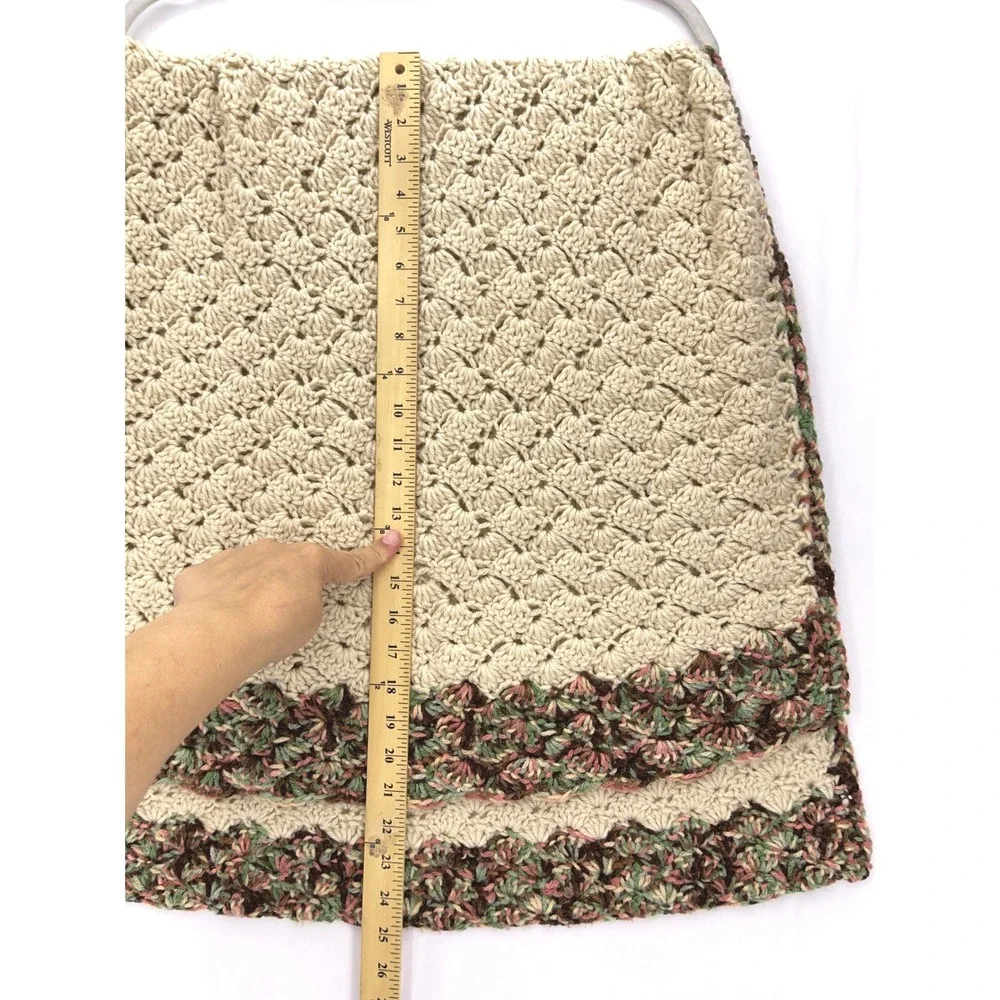 Handmade Cream Crochet Baby Blanket Shell Stitch Variegated Border 46